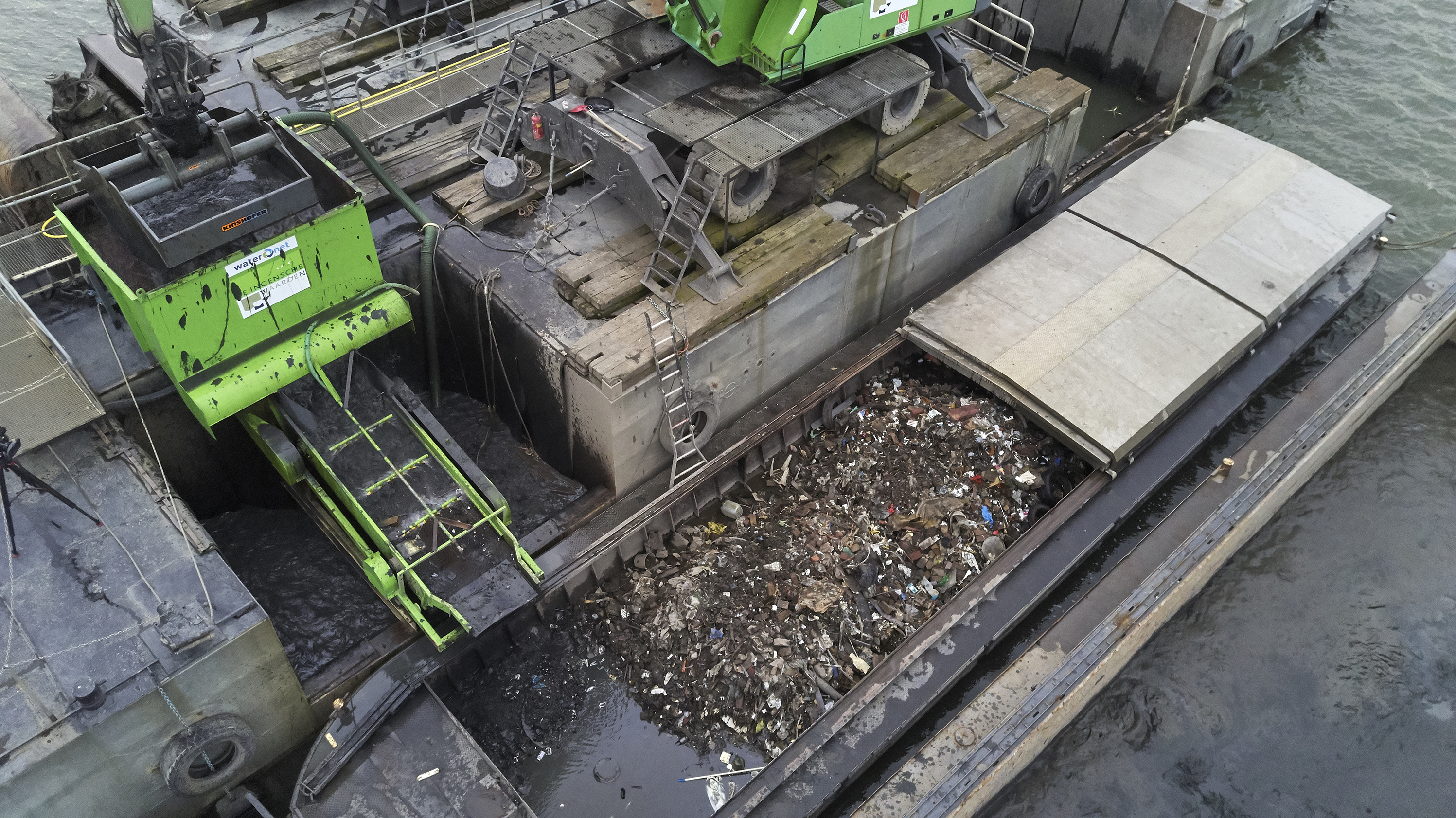 2018-10-24 Plastic dump